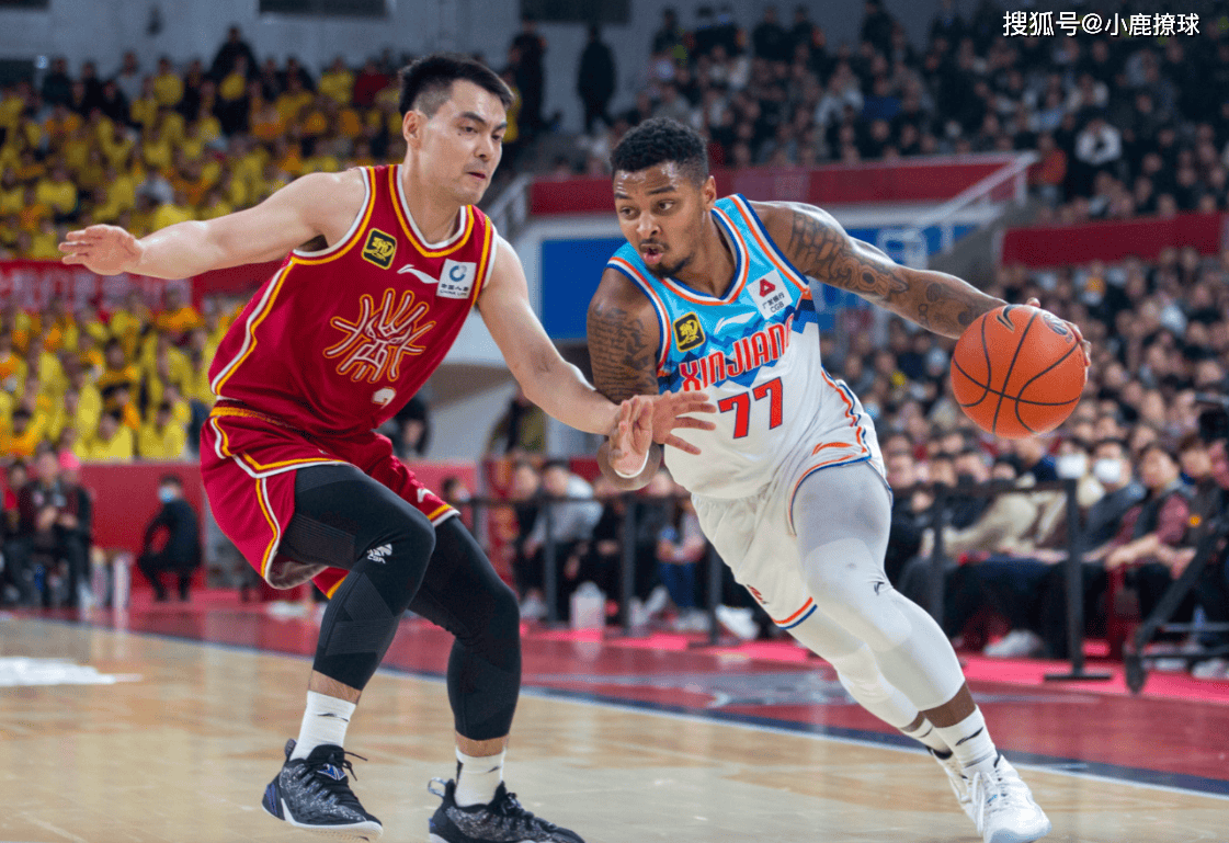 今晚体能课后；里昂外线爆发备战CBA季后赛；赛场秩序良好；赛季目标并未改变的简单介绍