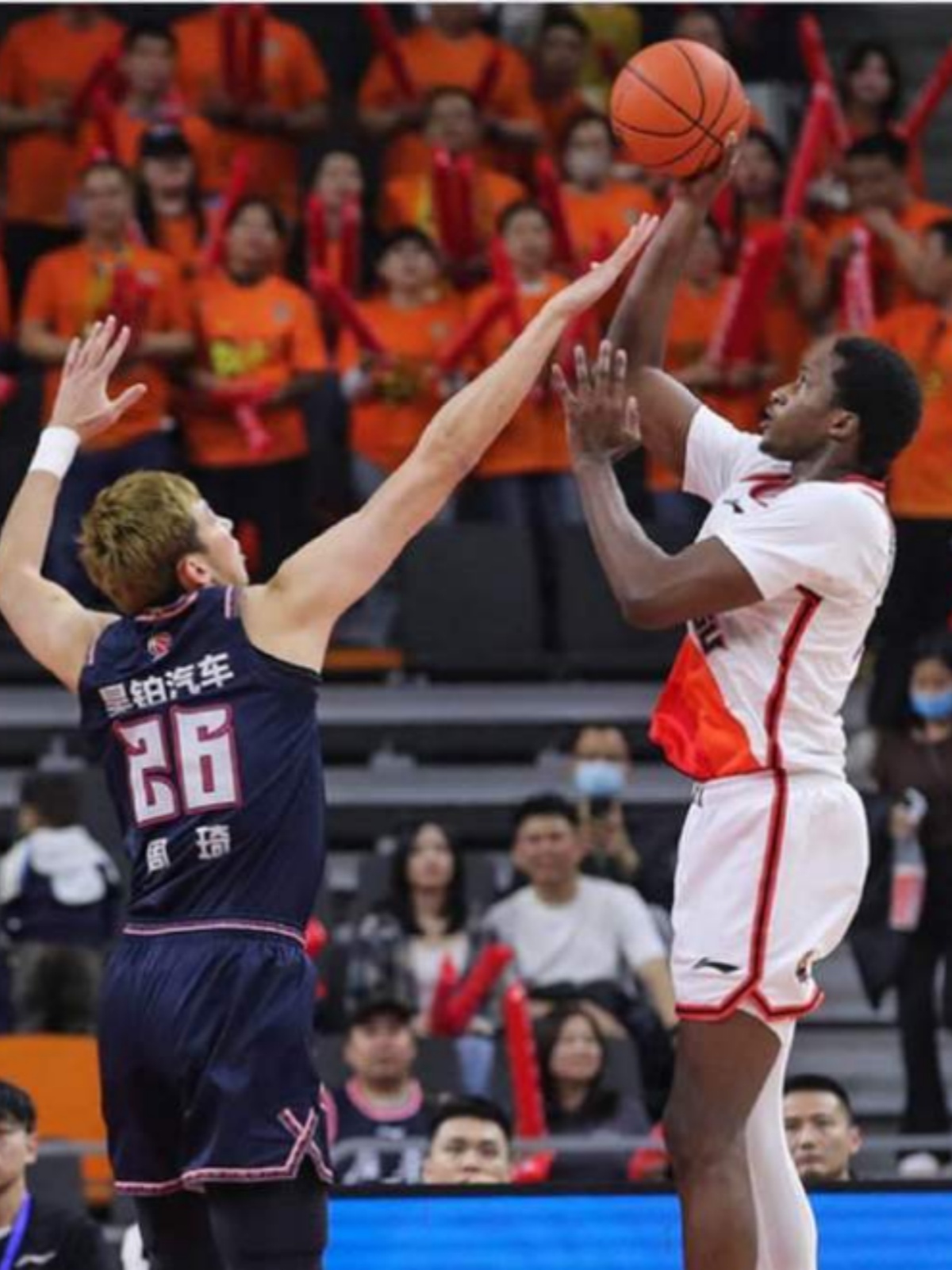 英雄联盟官网-冲刺阶段奥兰多魔术调整名单以备欧篮联，回应争议环节打磨，压力陡增，赛程密集仍需轮换的简单介绍