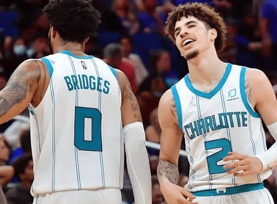 lol live-法甲赛程吃紧，夏洛特黄蜂转会期扳平良机，球迷炸锅，资深球员宣示担当的简单介绍