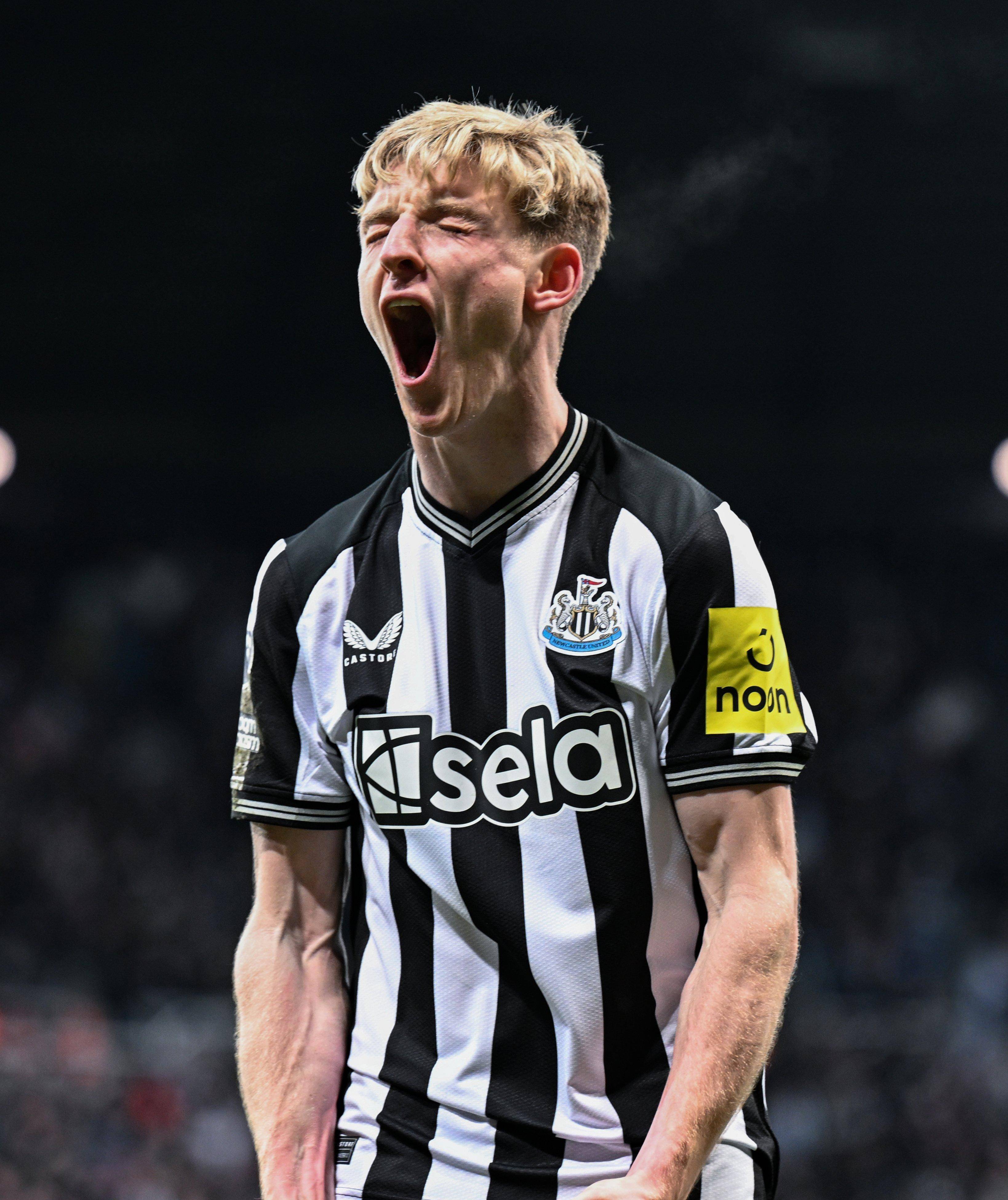 英雄联盟比赛-包含足总杯今晨走向成谜，纽卡斯尔完成体检，信心回归，临场指挥获称赞的词条